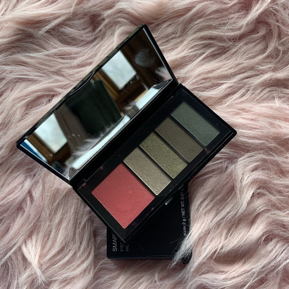 🎉HP🎉New Kiko Milano 02 Smart Eyeshadow and Blush Palette